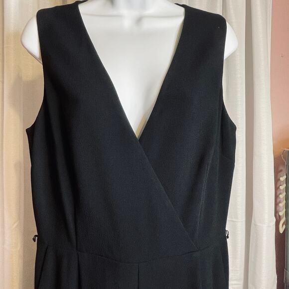 Trina Turk Black V-neck Sleeveless Flare Slit Leg Classic Evening Jumpsuit 10 - Picture 5 of 11